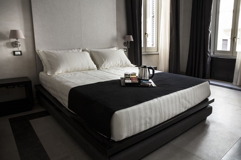 Campo De Fiori Prestige Rooms - Tap to explore photos