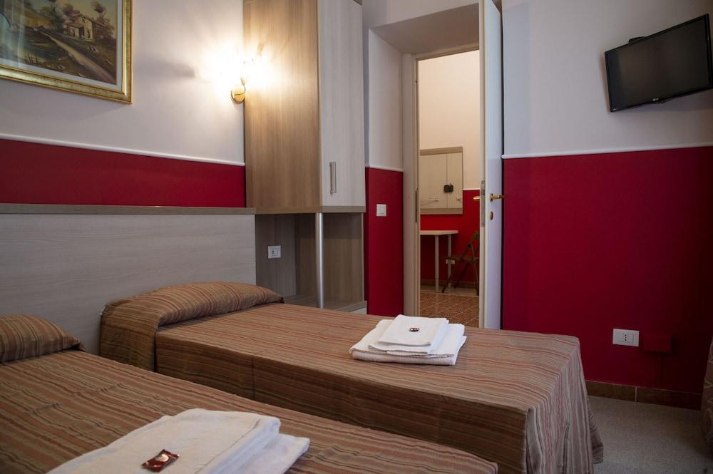 Domus Napoleone Room Type - Luxury Double or Twin Room