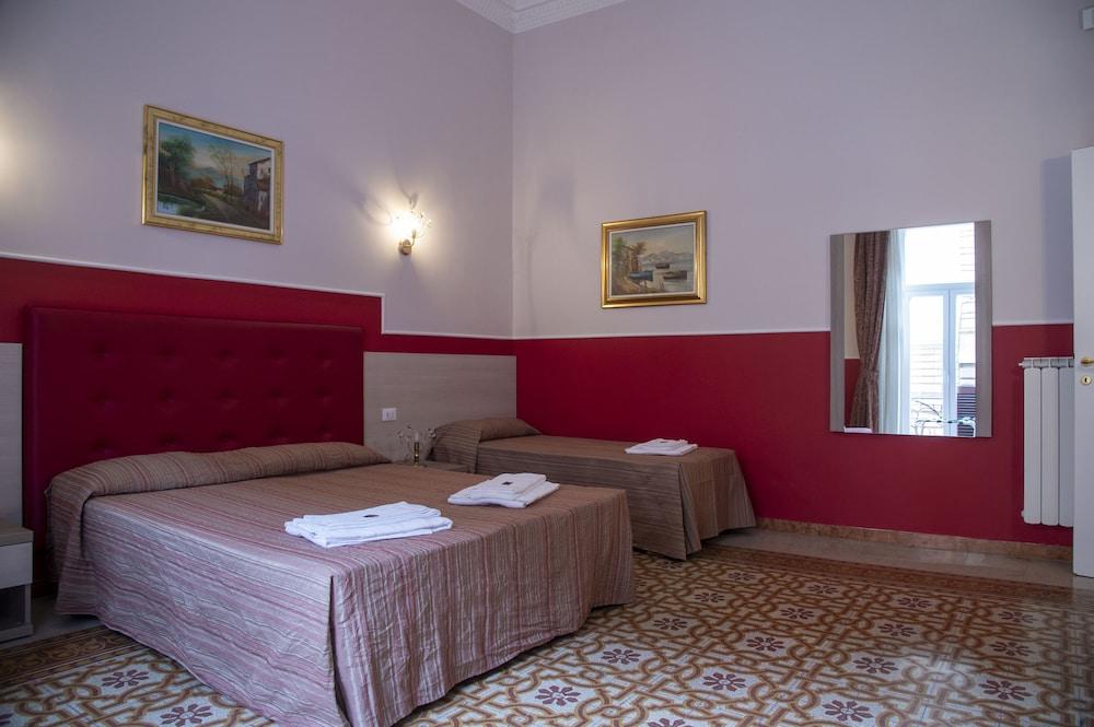 Domus Napoleone Room Type - Luxury Triple Room