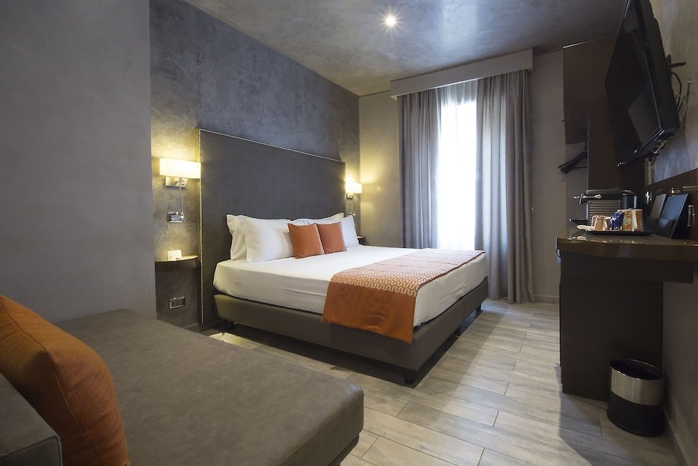 Vaticano Julia Luxury Rooms Room Type - Classic Triple Room