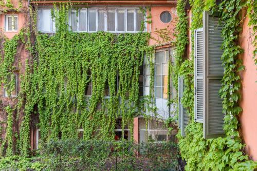 Maison Evelina - Tap to explore photos