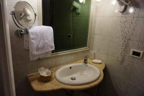 Green Hotel Room Type - Triple Room with Garden View