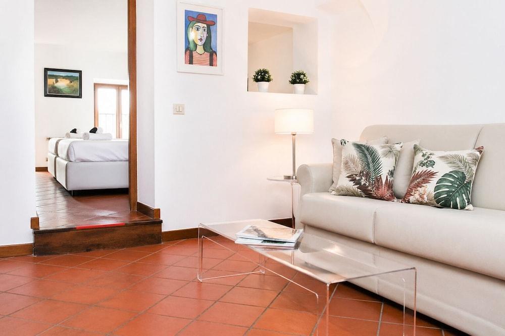 Fiorentini Charme - My Extra Home - Tap to explore photos