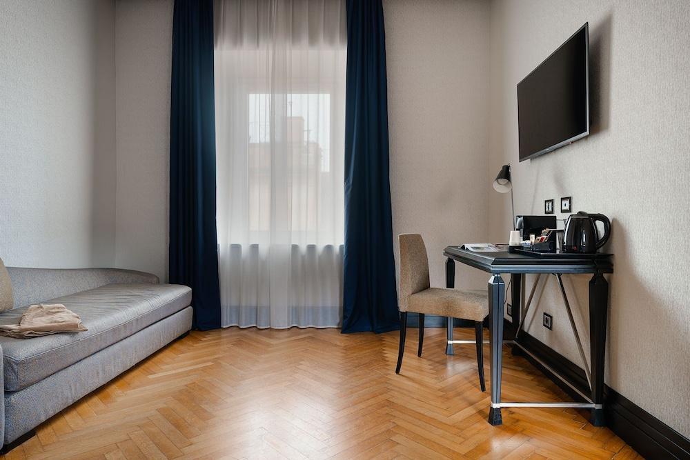Unica Suites Rome Room Type - Executive Condo