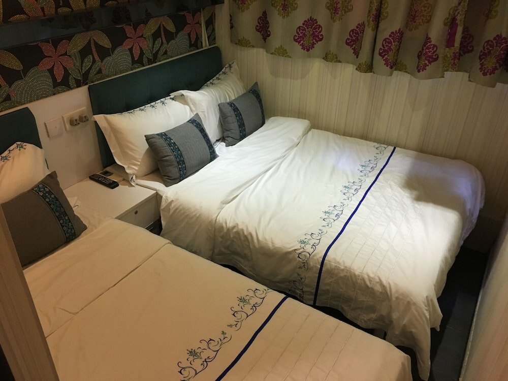 Seasons Hotel Room Type - TRIPLE ROOM
