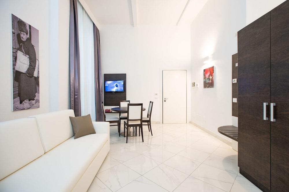 Morin 10 Rome Exclusive Suites - Tap to explore photos
