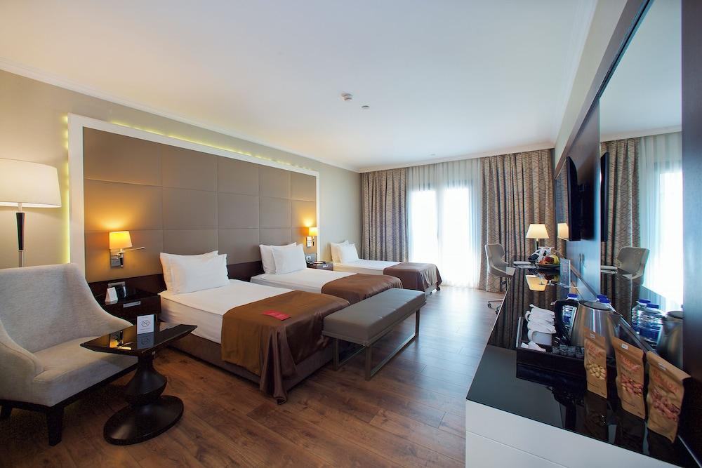Ramada Hotel & Suites by Wyndham Istanbul Merter Room Type - Standard Room, 3 Twin Beds, Non Smoking Ramada Hotel & Suites by Wyndham Istanbul Merter Room Type - Standard Room, 3 Twin Beds, Non Smoking