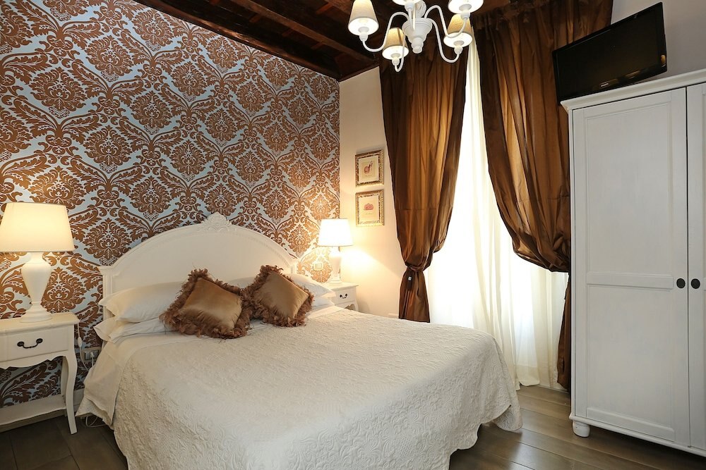 Piazzetta de' Monti Suites Room Type - Double Room, 1 Double Bed, Private Bathroom