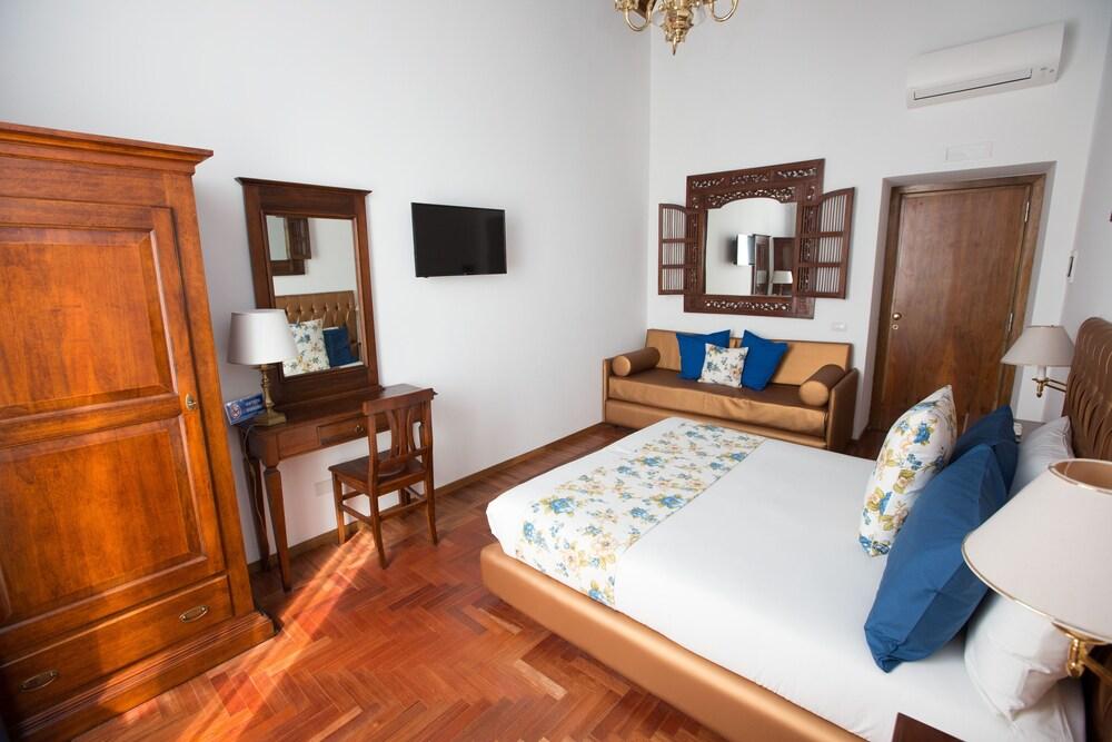 Ad 2015 Guesthouse - Tap to explore photos