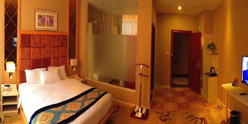 Cheng Yue Selected Hotel Guangzhou Junye Nangang Branch - Tap to explore photos