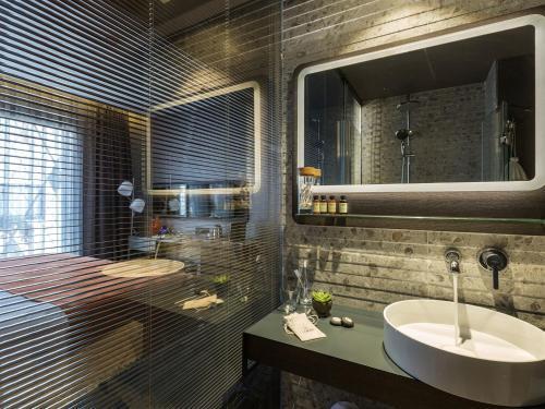Lampa Design Hotel - Special Class - Tap to explore photos