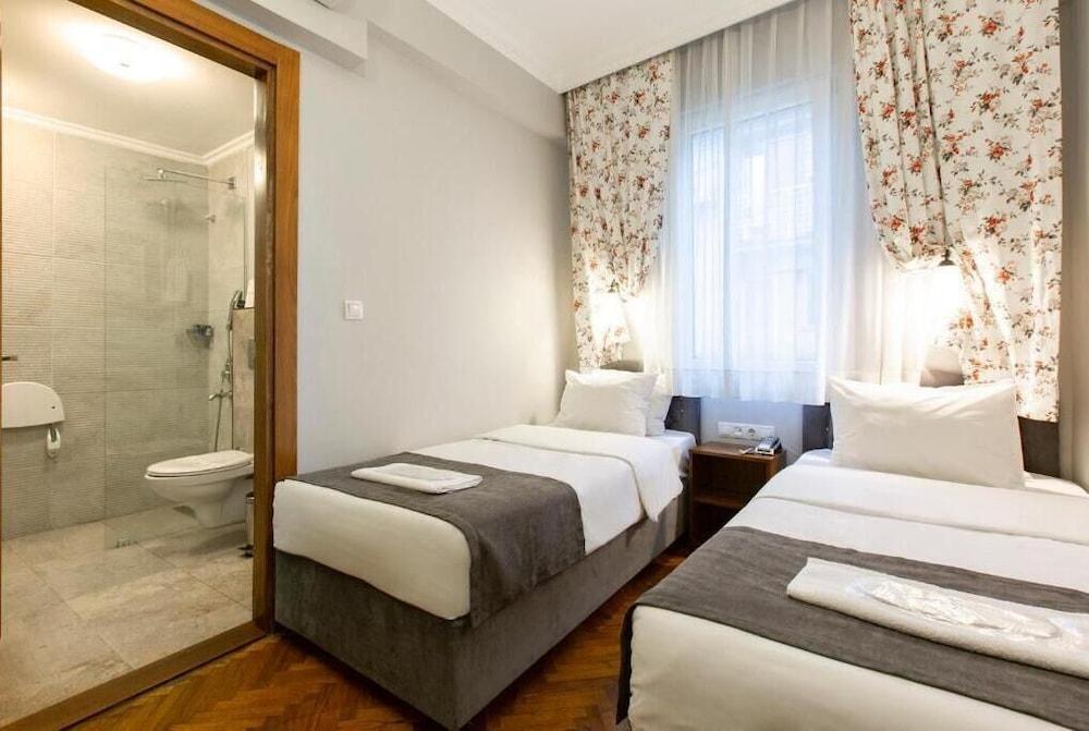 Queen Seagull Boutique Hotel Room Type - Economy Twin Room Queen Seagull Boutique Hotel Room Type - Economy Twin Room