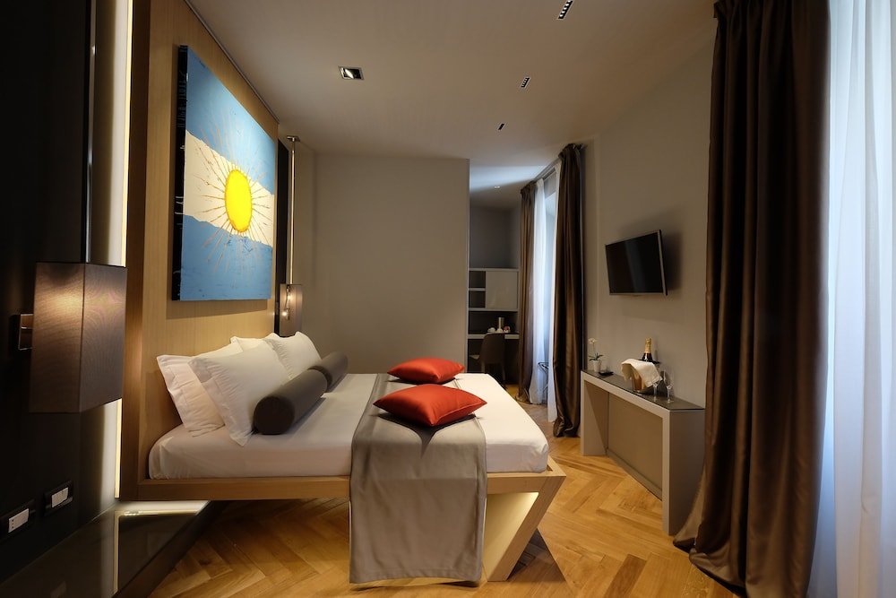 Navona Rooms Room Type - Standard Triple Room, 1 Bedroom, Private Bathroom, City View