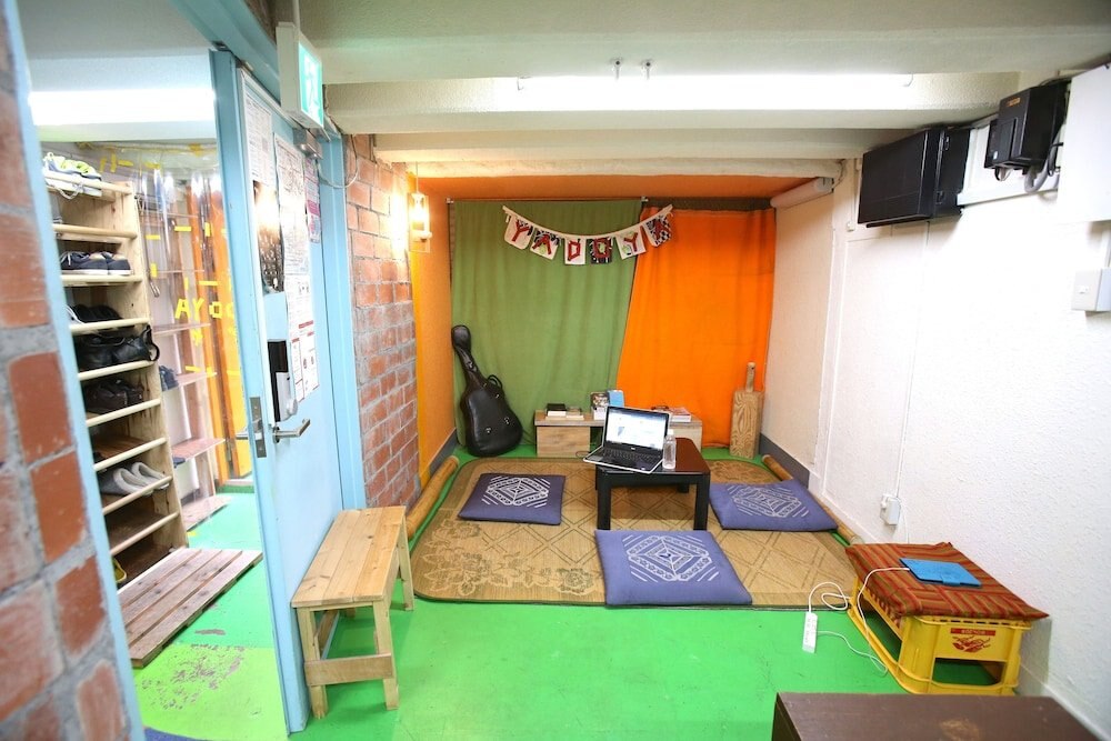 Yadoya Guest House Orange - Hostel - Tap to explore photos