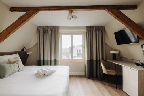 Adam Suites Hotel Room Type - Superior Queen Room