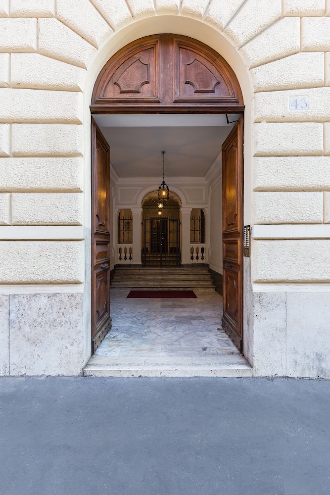 Rione Monti Suites - Tap to explore photos