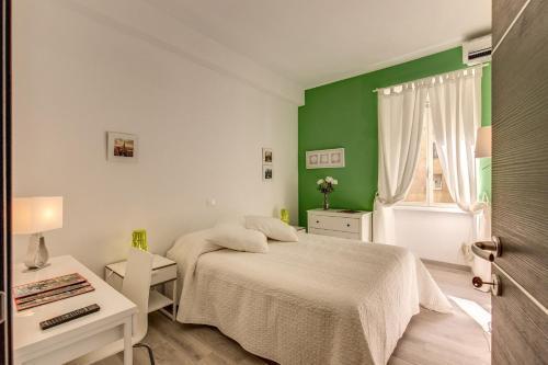 M&L Apartment - Caracalla Holiday - Tap to explore photos