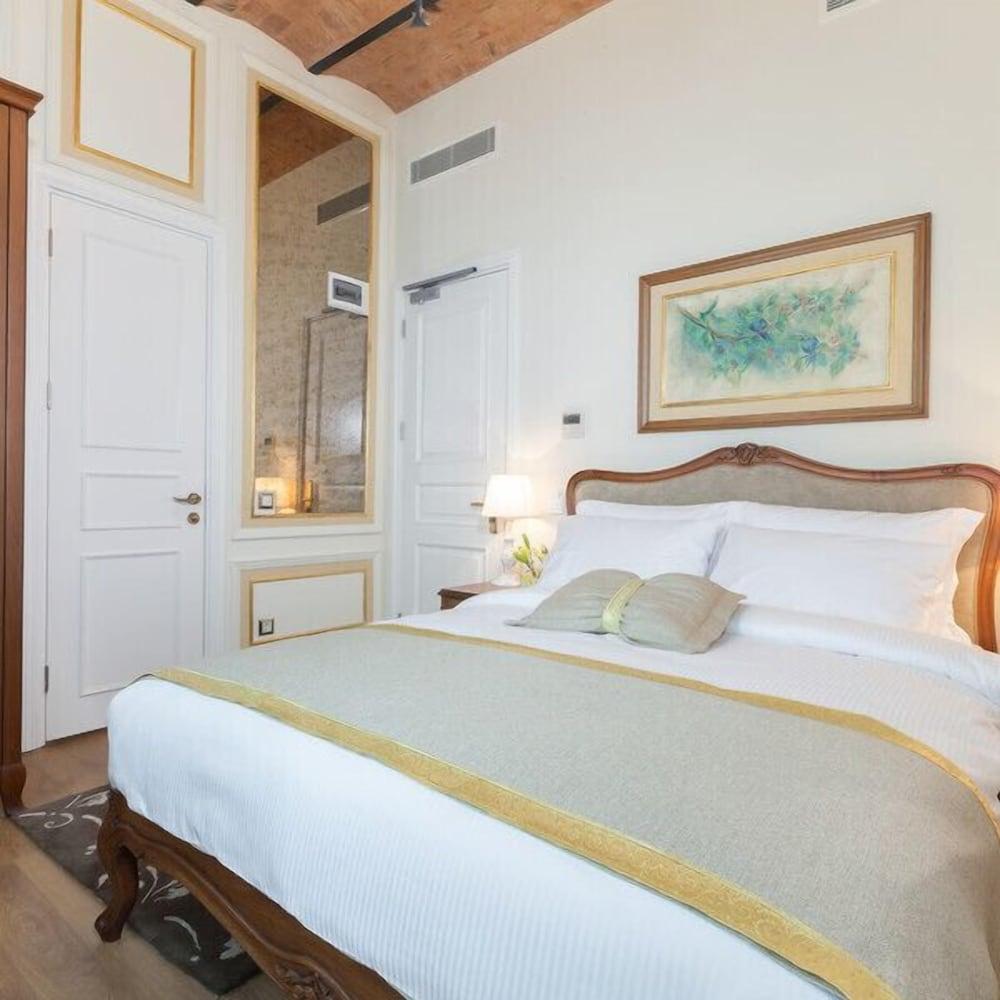 Hotel Pera Parma Room Type - Standard Double or Twin Room Hotel Pera Parma Room Type - Standard Double or Twin Room