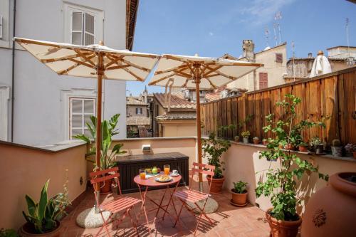 The Right Place 4U Roma Navona Terrace Luxury Rooms - Tap to explore photos