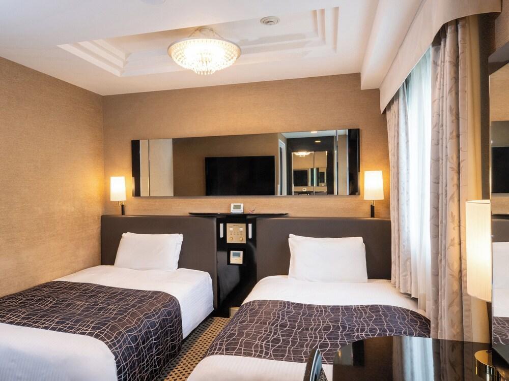APA Hotel Ueno Ekikita - Tap to explore photos