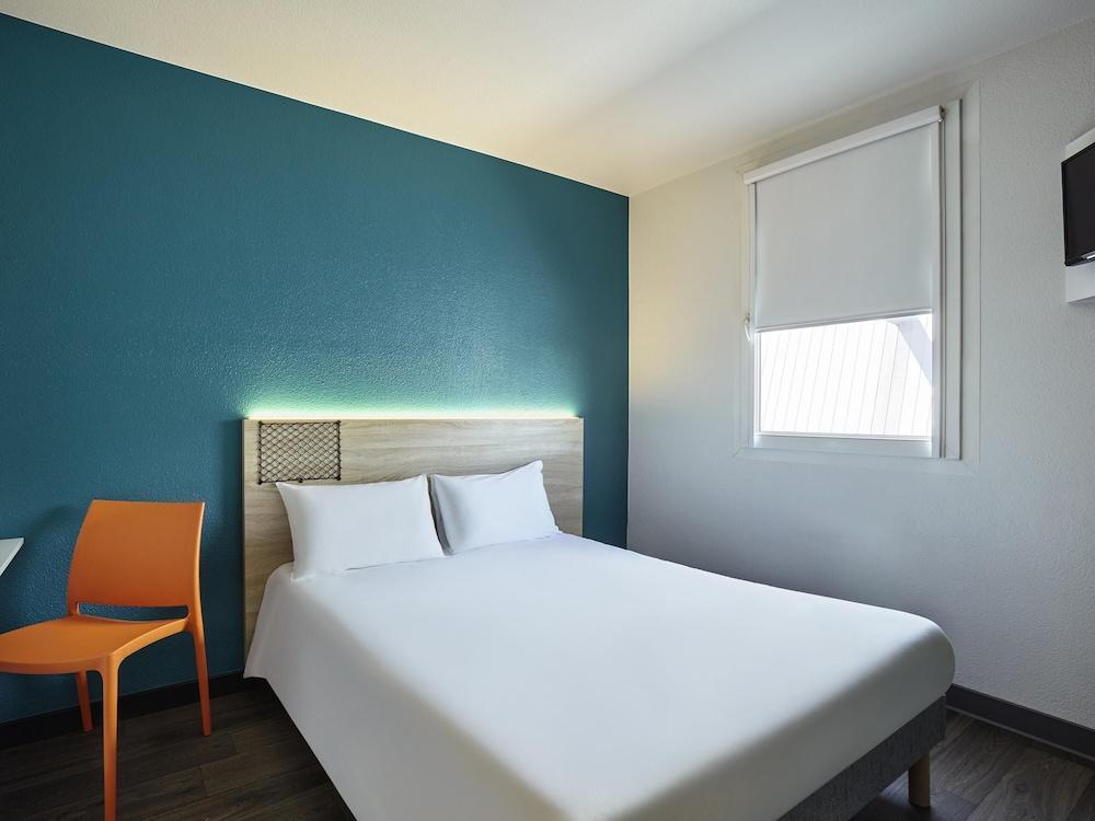 hotelF1 Paris Porte de Châtillon Room Type - Family Room, Multiple Beds, Private Bathroom (Cabrio)