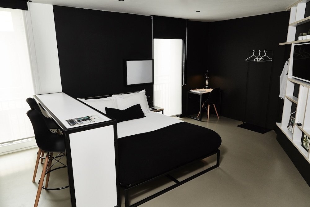 Kip Hotel Room Type - Studio, 1 Double Bed, Kitchen (small studio)