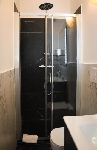 BQ House COLOSSEUM Luxury Rooms - Tap to explore photos
