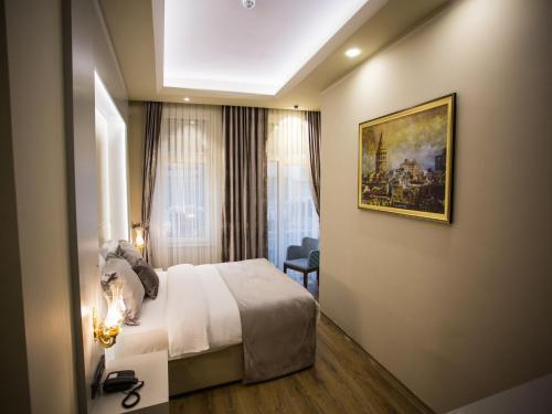 Bonne Sante Hotel - Tap to explore photos