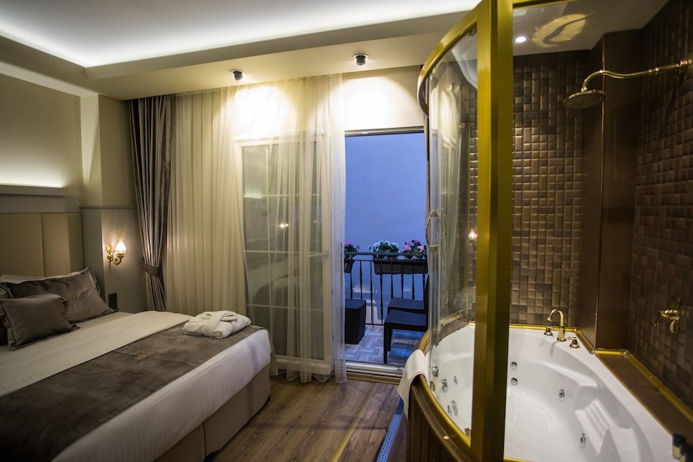 Bonne Sante Hotel Room Type - Deluxe Suite with Jacuzzi