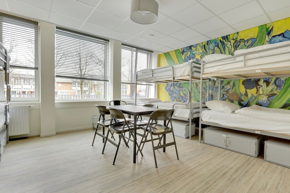 Dutchies Hostel Room Type - 1 Bed in Mixed Shared Dormitory (8 beds)