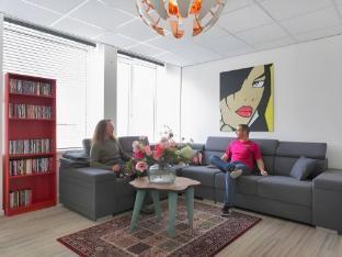 Dutchies Hostel - Tap to explore photos