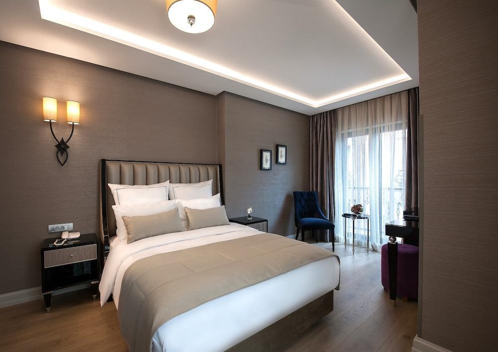Le Petit Palace Hotel Room Type - Deluxe Double or Twin Room Le Petit Palace Hotel Room Type - Deluxe Double or Twin Room