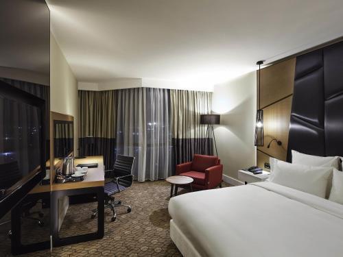Pullman Istanbul Airport and Convention Center Hotel Room Type - Superior King Room with City View Pullman Istanbul Airport and Convention Center Hotel Room Type - Superior King Room with City View