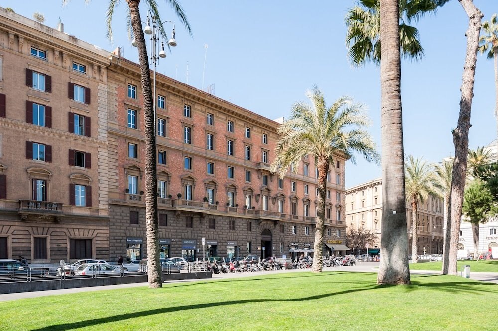 Mybedcavour - Tap to explore photos