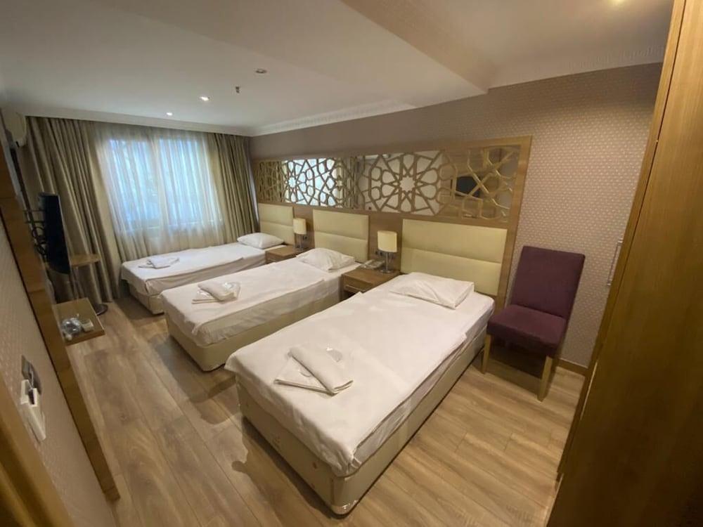 Prens Hotel Room Type - Standard Triple Room