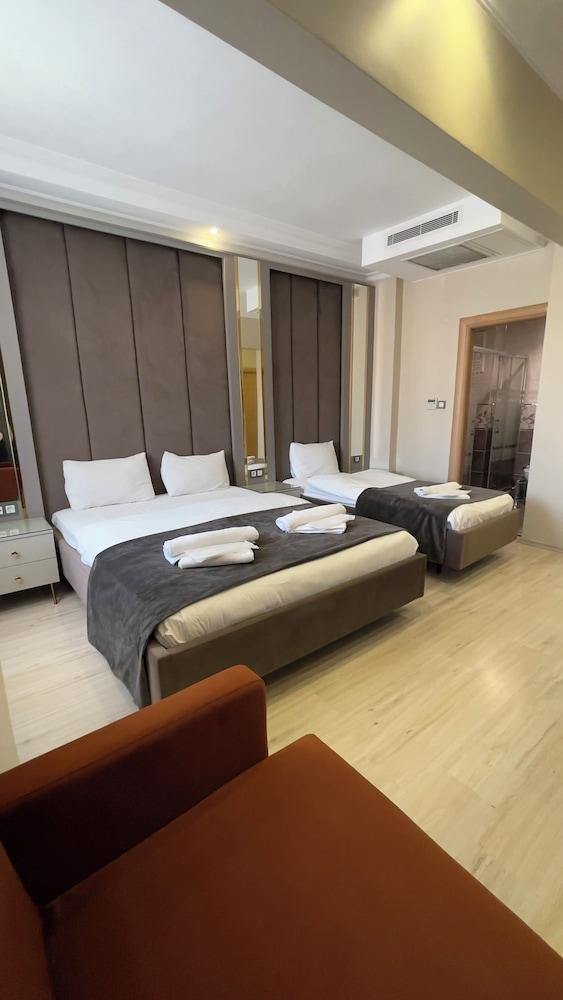 Reyyan Hotel Room Type - Triple Room Reyyan Hotel Room Type - Triple Room