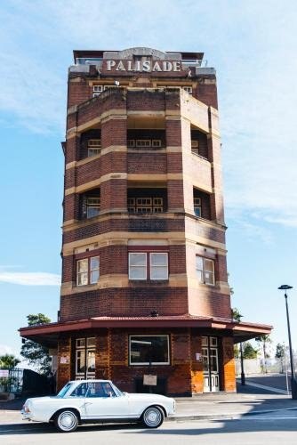 Hotel Palisade - Tap to explore photos