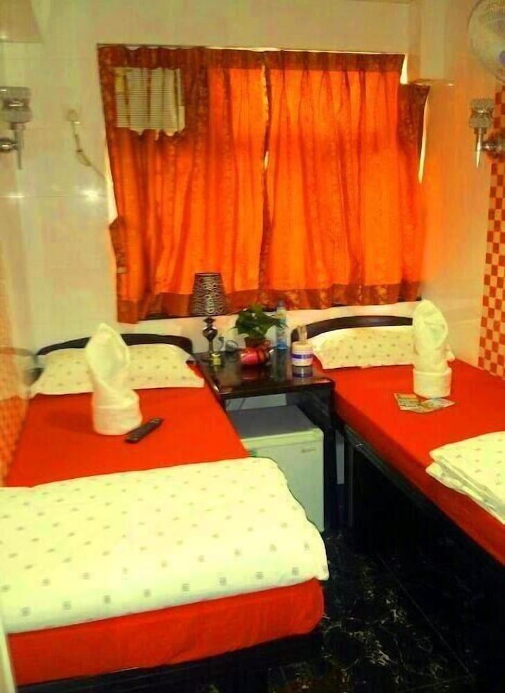 Kabayan Hostel Room Type - Twin Room