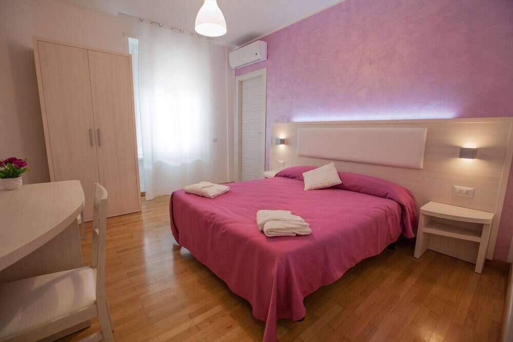 Momenti Romani Room Type - Double or Twin Room