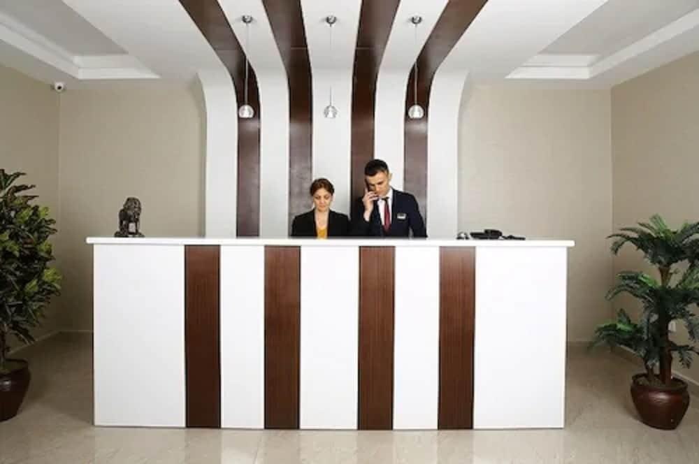 Golden Lounge Hotel