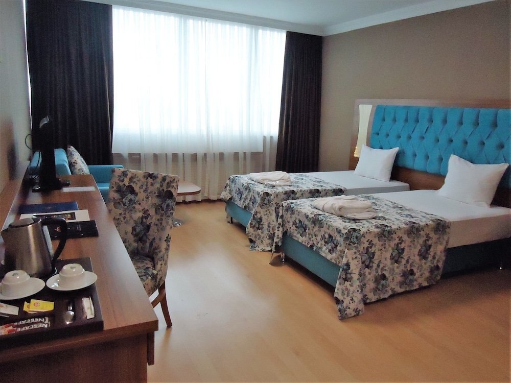 Golden Lounge Hotel Room Type - Standard Twin Room