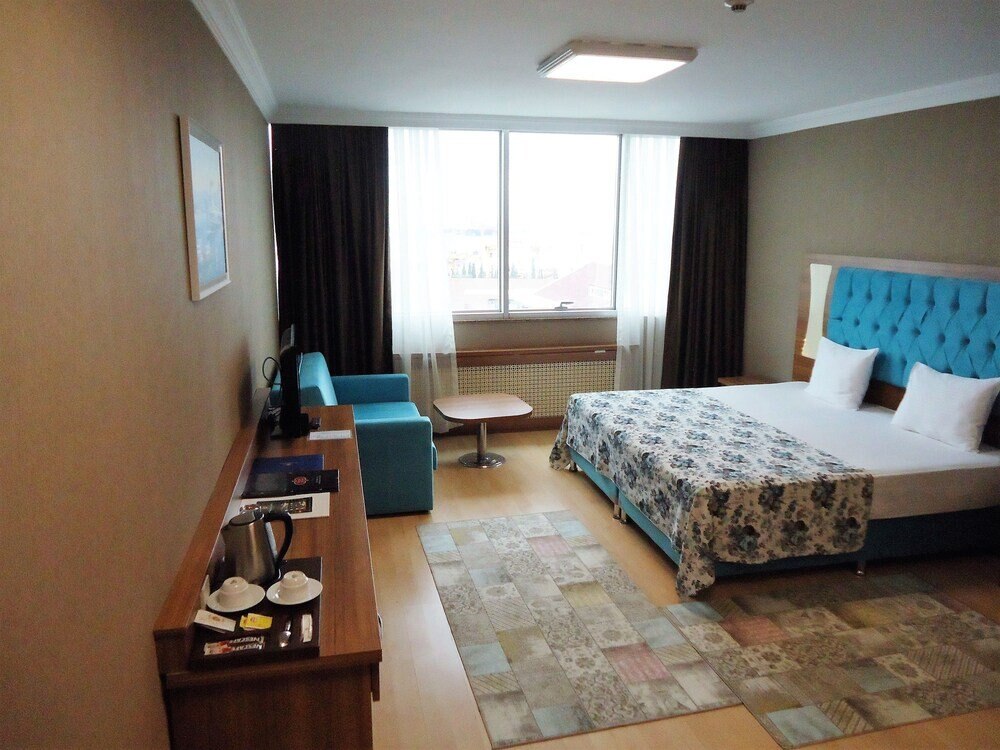 Golden Lounge Hotel Room Type - Standard Room, 1 Bedroom, Hill View Golden Lounge Hotel Room Type - Standard Room, 1 Bedroom, Hill View