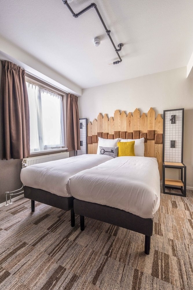 Mr. Jordaan Room Type - Standard Twin Room