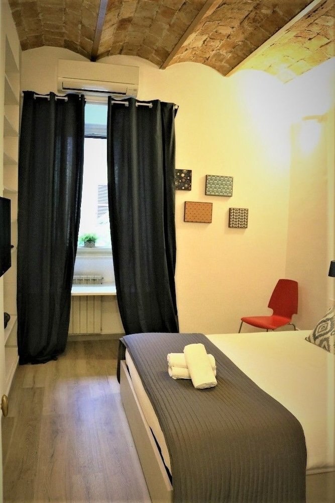 Riari Trastevere Apartment - Tap to explore photos