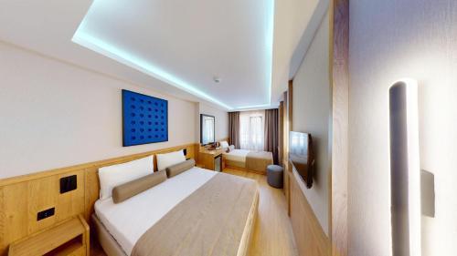 Istanbul River Hotel Room Type - Superior Triple Room