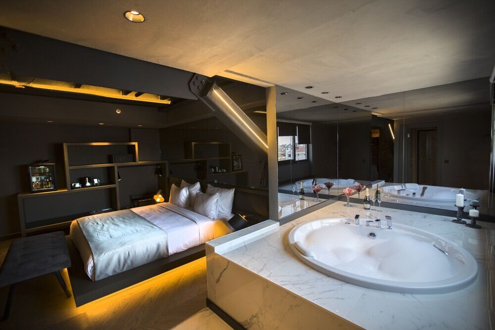 Cityloft 81 Room Type - Junior Suite, Jetted Tub