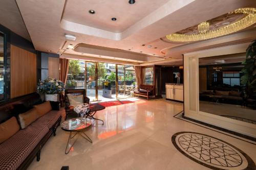 The Barbarossa Istanbul Metro Hotel - Tap to explore photos