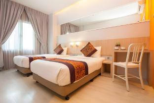 Orange Premier Hotel Taman Segar