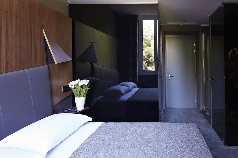 Hotel The Building Room Type - Junior Suite, Jetted Tub