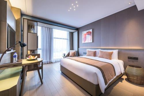 Novotel Shanghai Clover - Tap to explore photos